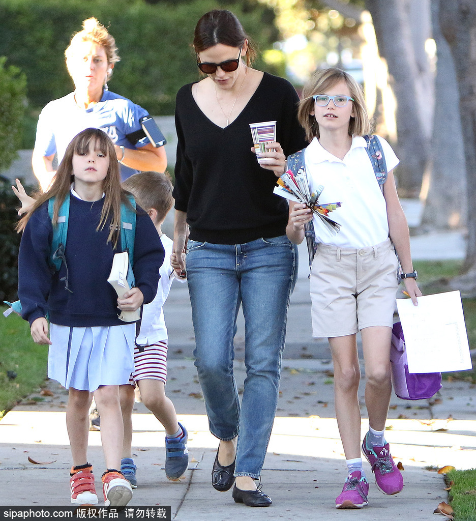 又到一年開學(xué)季 盤點好萊塢萌娃星二代上學(xué)路