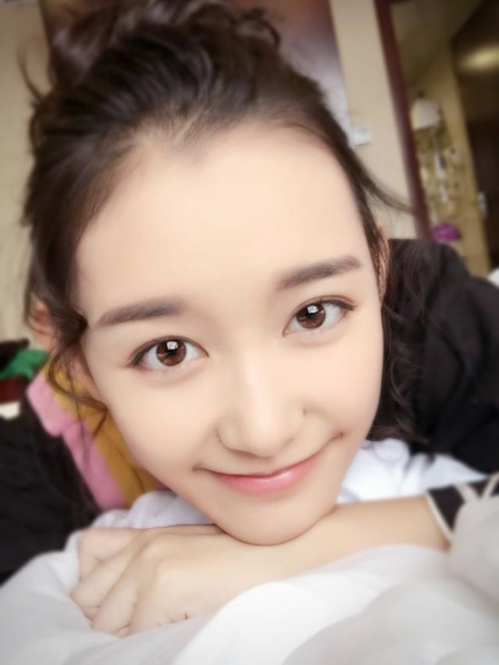 不滿20歲國產女星顏值PK：關曉彤歐陽娜娜不是最美