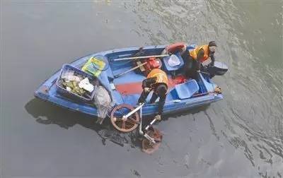 成都共享單車被燒毀 盤點(diǎn)N種被“玩壞”的共享單車