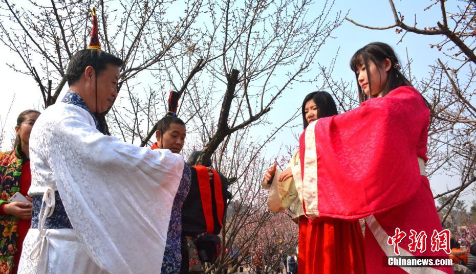 徐州梅花姹紫嫣紅迎春來 古風漢韻穿越秀（組圖）