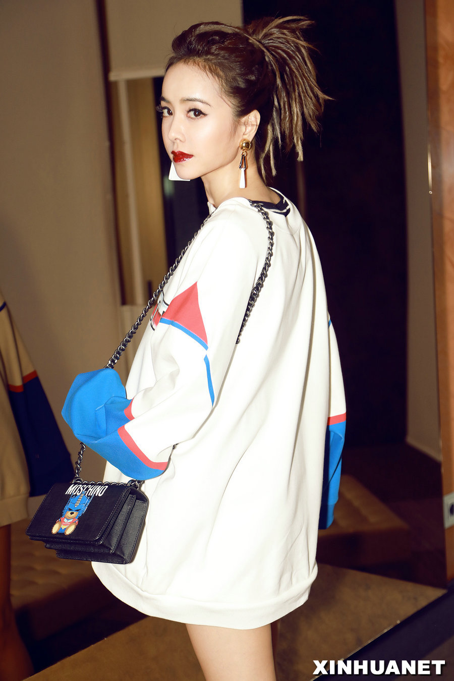 蔡依林上演“米蘭換裝秀” 氣場不輸超模