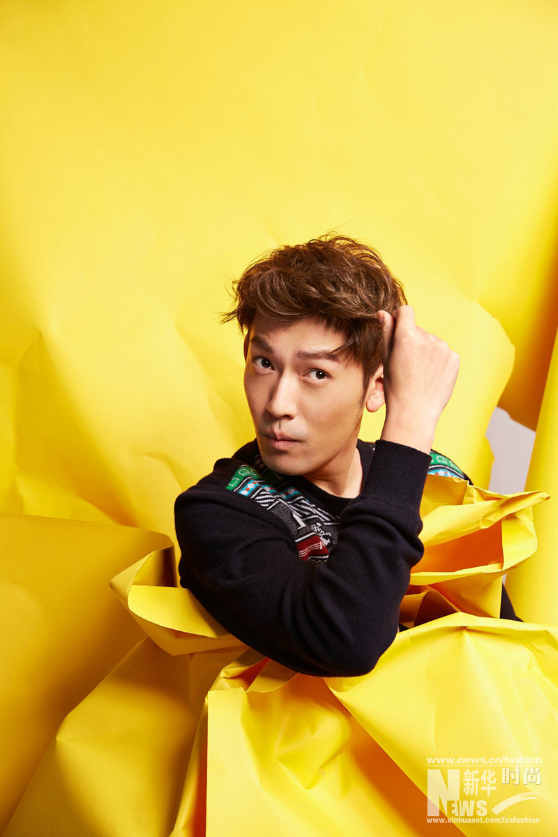 張博時(shí)尚大片曝光 早春穿搭散發(fā)型男魅力