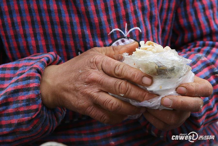 西安煎餅夫妻 9年堅(jiān)持為特殊群體提供免費(fèi)煎餅（組圖）