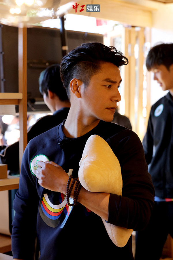 《二十四小時》“時空水手”麗江上演尋龍記 陳坤賣萌闖關