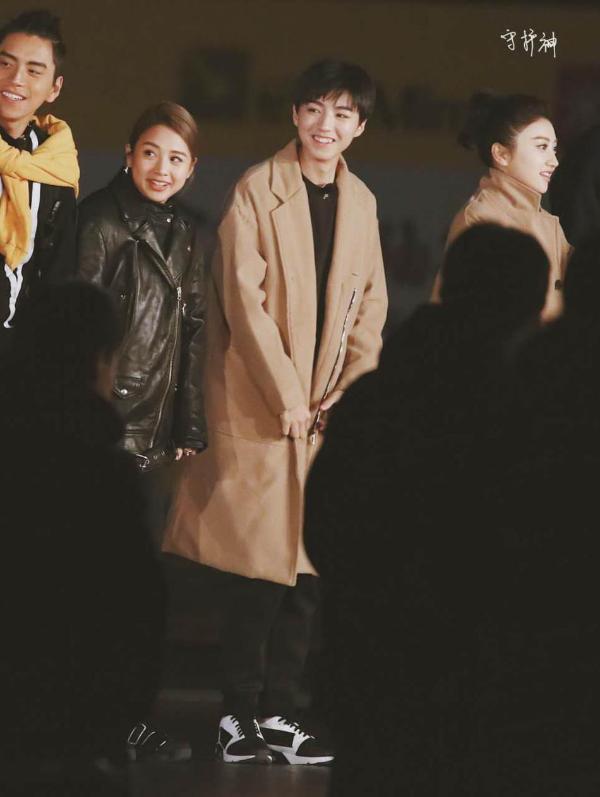 《少年團》路透照曝光 景甜背王俊凱“姐姐力”爆棚