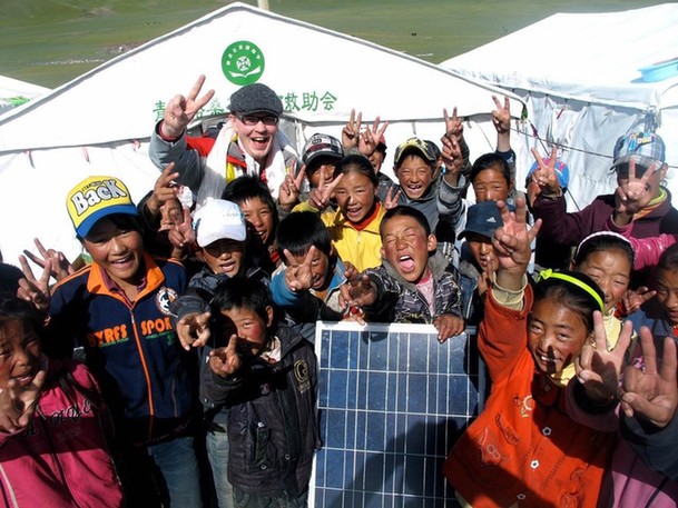 艾瑞克跑兩會 | 這個大有來頭的外籍記者,每天只用一分鐘,讓你身臨其境“學”兩會