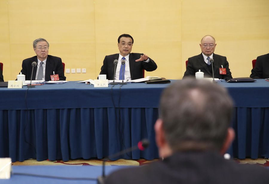 李克強看望經濟、農業界全國政協委員并參加聯組討論