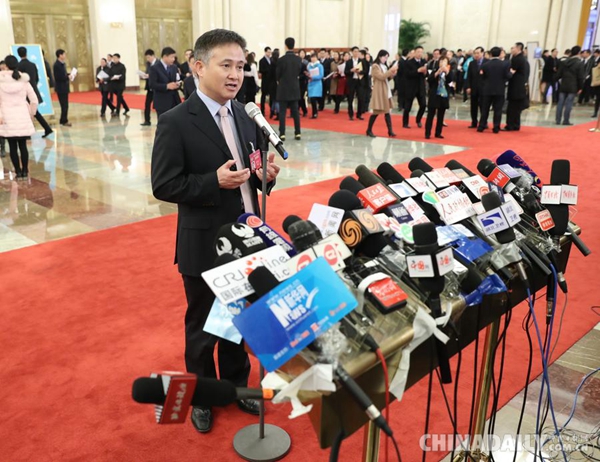 外匯局局長潘功勝:外匯市場向好趨勢有望持續(xù)