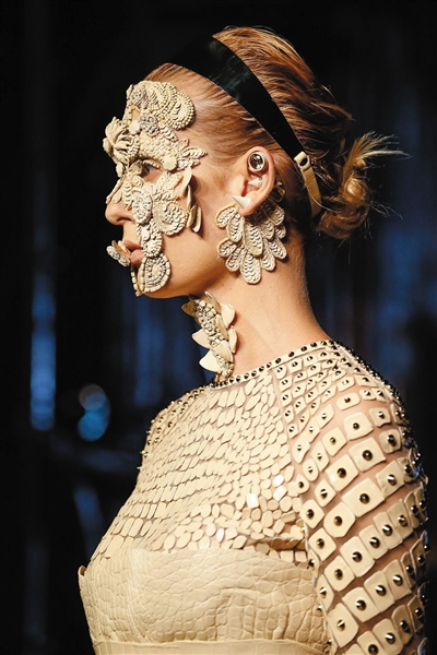 美不過發間一抹春色 為沉悶增添小浪漫