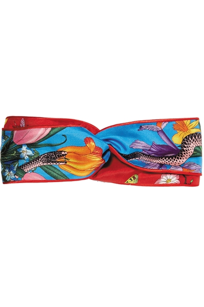 美不過發間一抹春色 為沉悶增添小浪漫