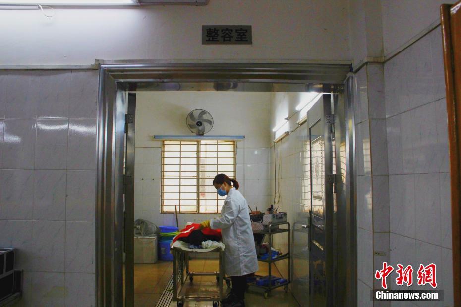 探訪廣西90后女遺體化妝師 堅守五年護送逝者最后一程（組圖）