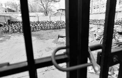 數百輛共享單車被扣 園區回應:已和運營方約談