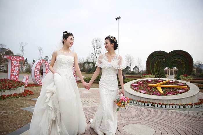 準(zhǔn)空姐化妝體驗18歲到70歲 含淚給母親打電話