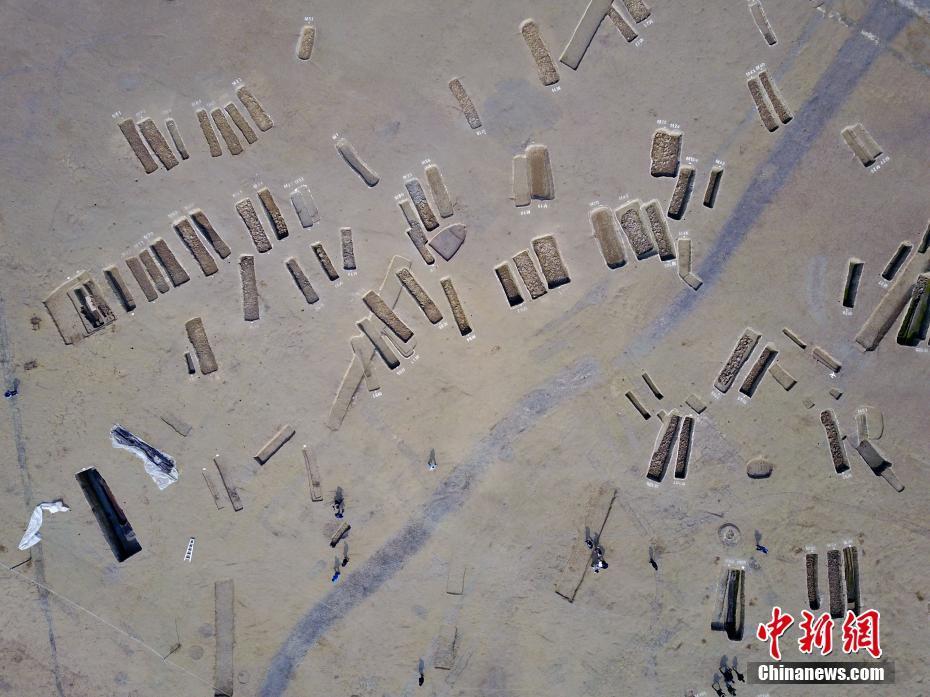 成都發(fā)掘近200座春秋至戰(zhàn)國時期船棺墓群