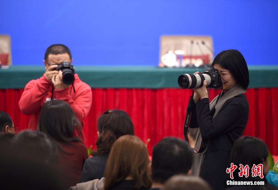 “三八”國際婦女節上的女記者