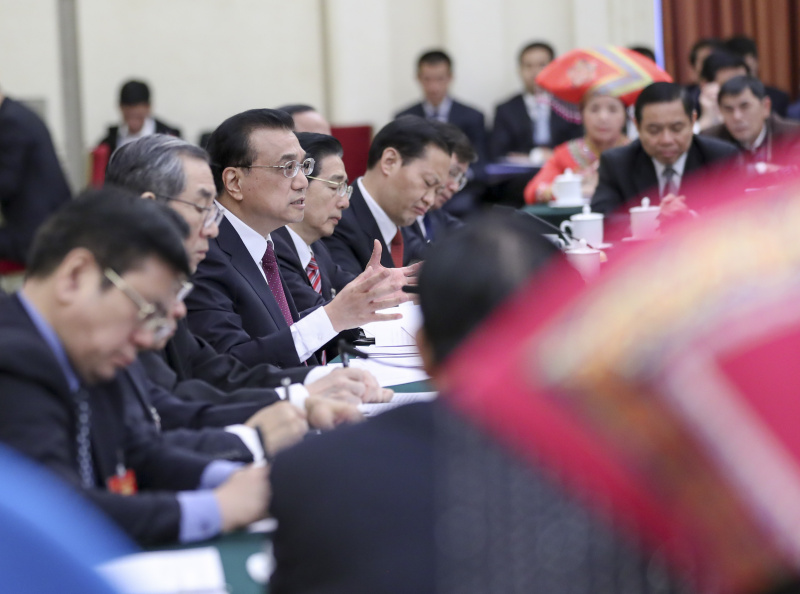 李克強(qiáng):查個地條鋼比你批個鋼鐵項目震動可大多了