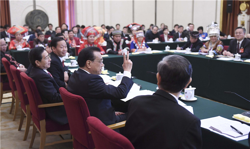 李克強(qiáng):查個地條鋼比你批個鋼鐵項目震動可大多了