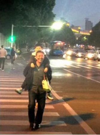 雙警夫妻同日生 妻子是隊里唯一的女特警【組圖】