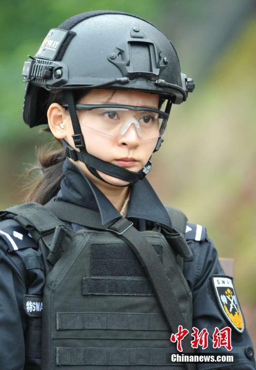 四川80后女特警不愛紅妝愛武裝