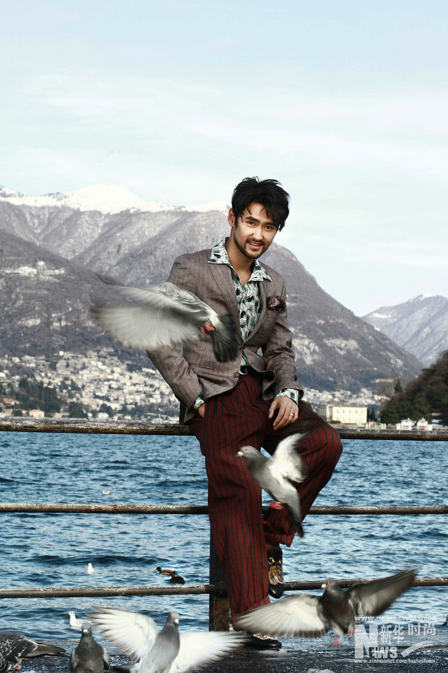 袁弘科莫湖時(shí)尚大片發(fā)布 蓄須增添型男魅力