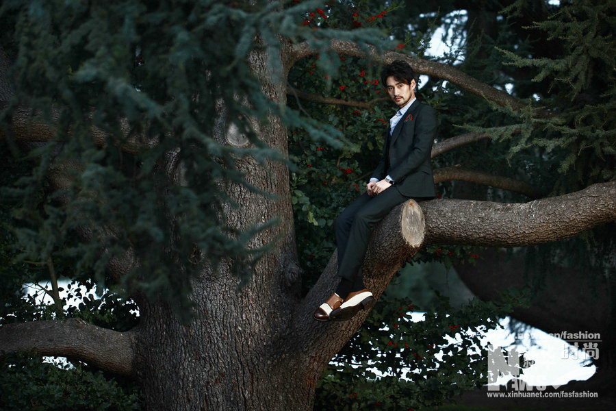 袁弘科莫湖時(shí)尚大片發(fā)布 蓄須增添型男魅力