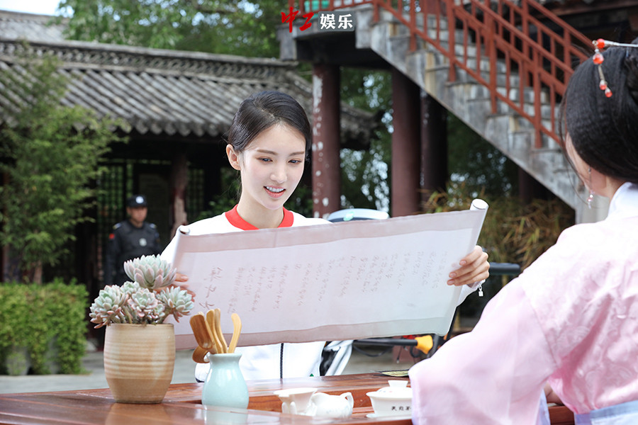 《二十四小時》“大理論劍”群雄過招 吳磊、董力“擊劍”對決