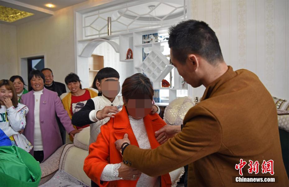 男子3歲遭拐賣 20年后與親生父母相認(rèn)