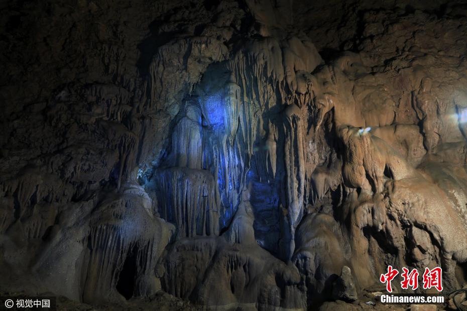 重慶云陽發現天然溶洞 猶如“海底世界”