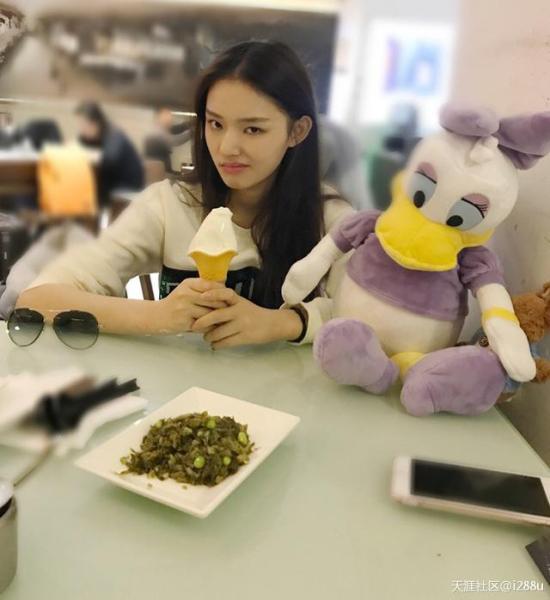 娛樂圈吃貨多：趙麗穎毛曉彤林允張天愛最愛吃