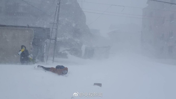西藏多地出現特大暴雪 積雪半米厚（組圖）