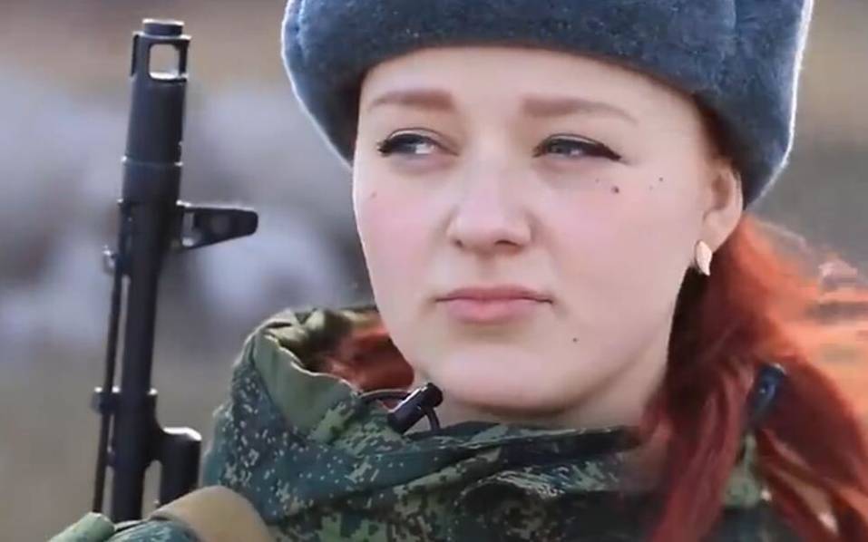 俄媒曝光美女坦克部隊 顏值與戰(zhàn)斗力成正比