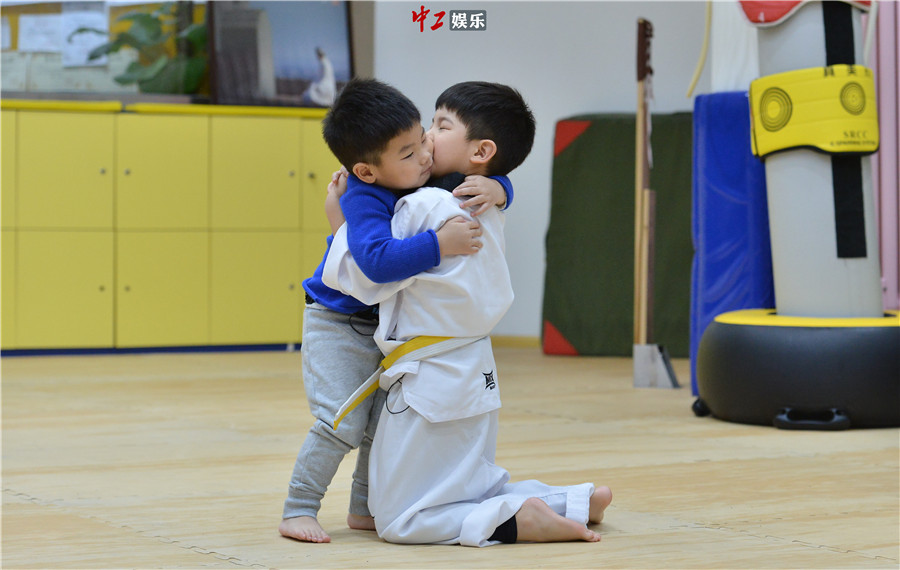 胡可安吉小魚兒正式加盟《媽媽是超人2》掀表情包戰