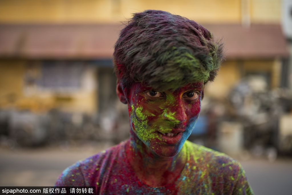 最多彩的笑臉 記錄印度金奈胡里節兒童肖像
