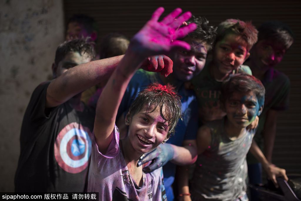 最多彩的笑臉 記錄印度金奈胡里節兒童肖像