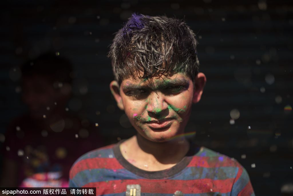 最多彩的笑臉 記錄印度金奈胡里節兒童肖像