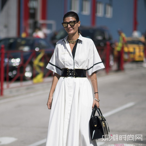 黑白配魅力無限，2017最潮就要這樣穿