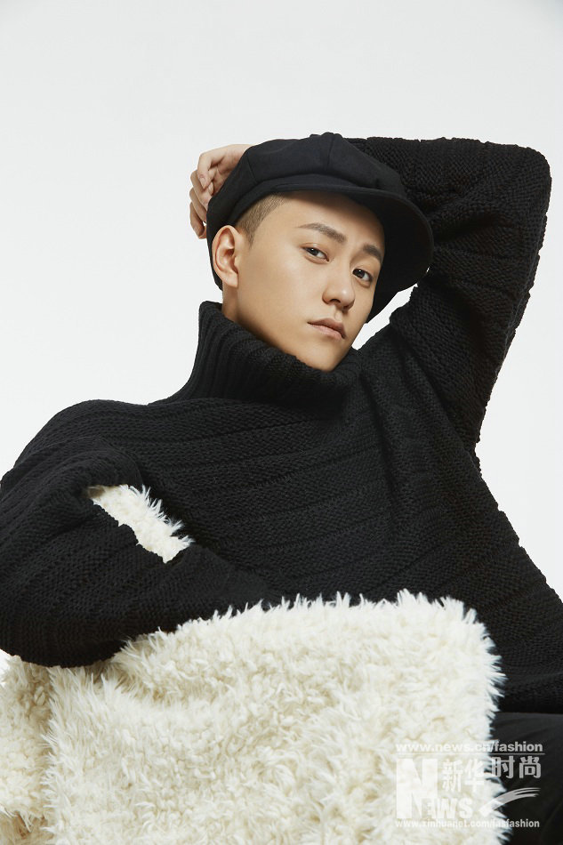 秦俊杰All Black大片曝光詮釋極簡(jiǎn)主義文藝范