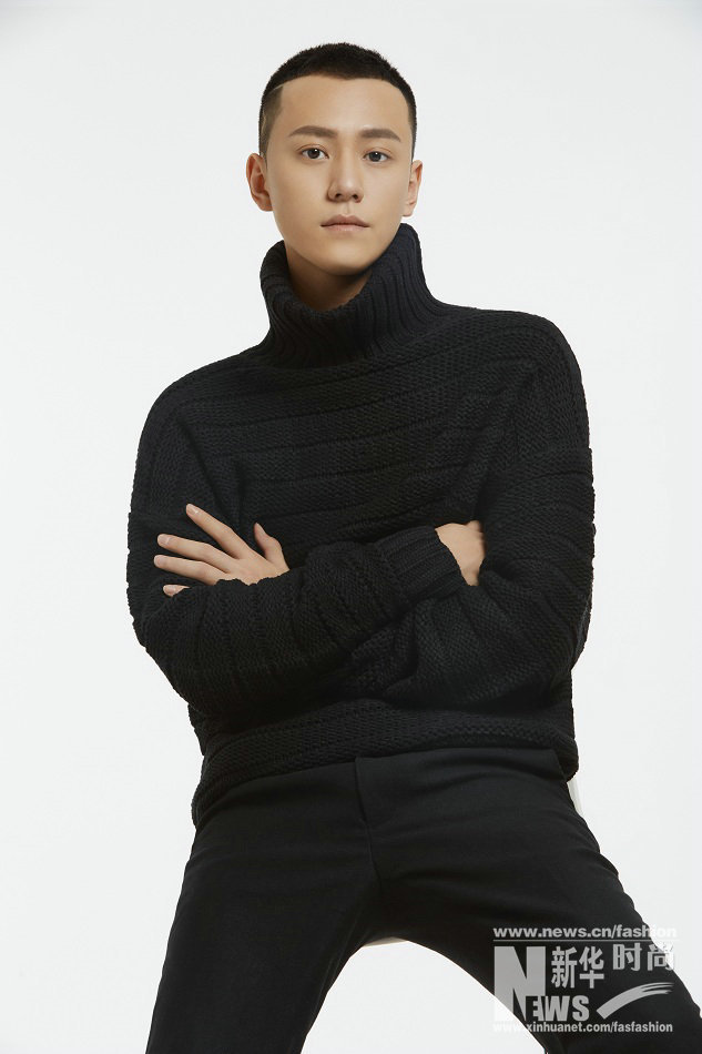 秦俊杰All Black大片曝光詮釋極簡主義文藝范