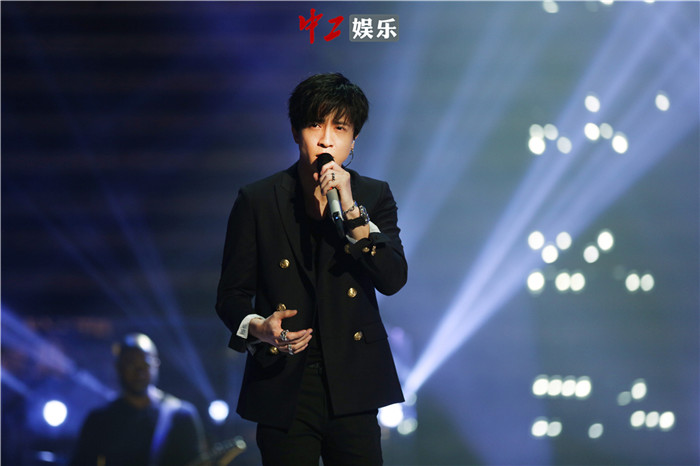 薛之謙“遺珠金曲”據說《一半》比《演員》還好聽