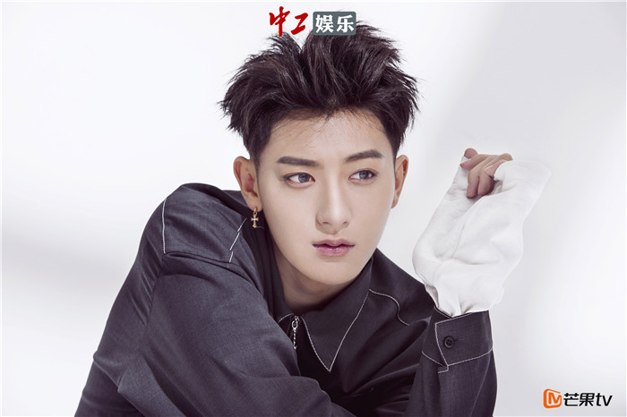 黃子韜加盟《快樂男聲》任代言人 傳遞90后音樂態度