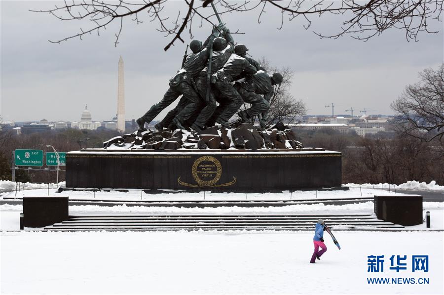 美國東北部遭遇暴風雪 數千航班取消（組圖）