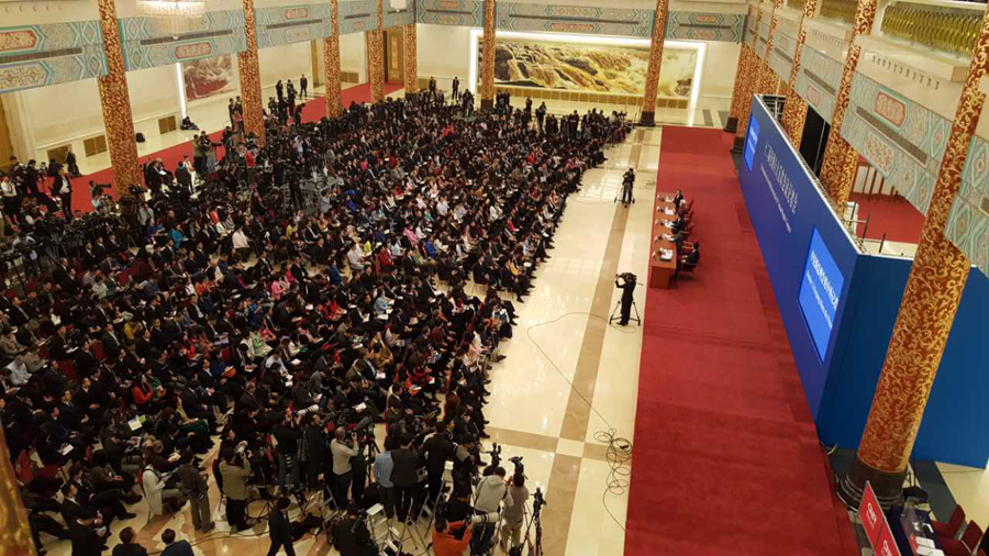 李克強(qiáng)總理與中外記者見面