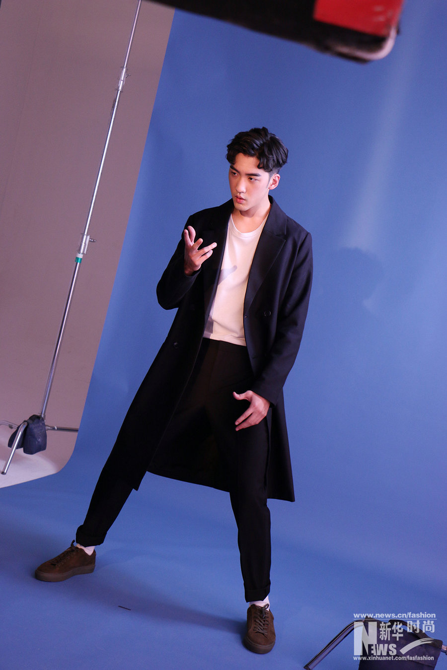 廖彥龍曝春日時尚大片 百搭隨性活力十足