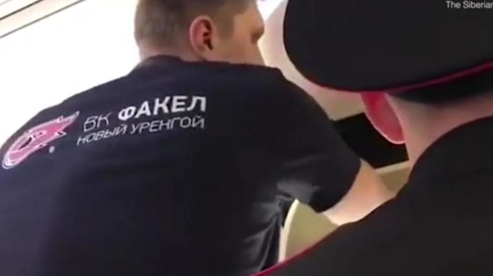 有大長腿是我錯咯？俄2.13米男子因長腿被趕下飛機