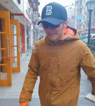 春游的節(jié)奏？謝霆鋒北京吃鹵煮炸醬面逛胡同