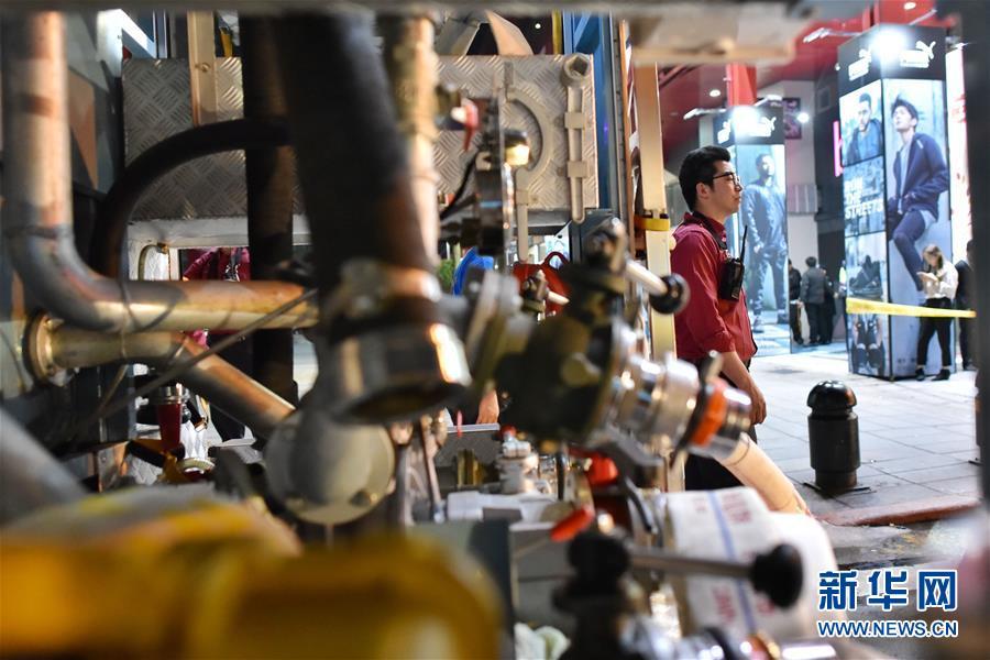 臺北信義威秀影城火災現場人員已全部疏散