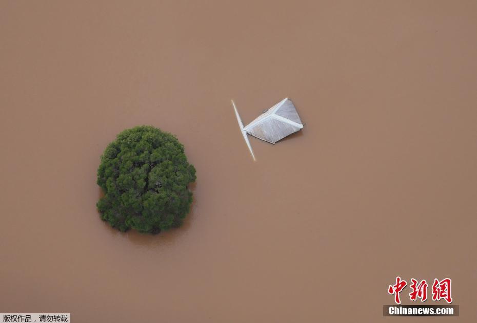 颶風(fēng)持續(xù)襲擊澳大利亞 城市被淹如孤島