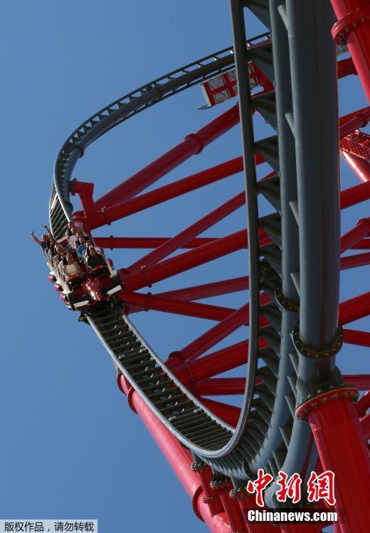 西班牙法拉利樂園啟幕 這樣的過山車你敢挑戰嗎？