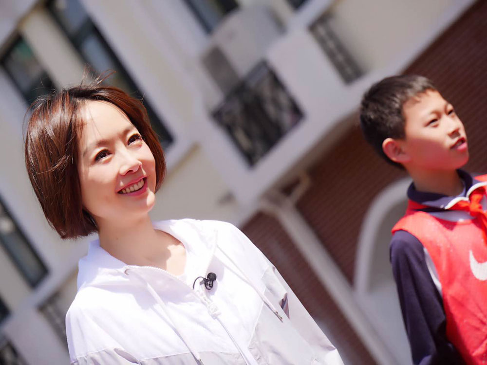 魯豫重返小學校園變孩子王 小女生情懷寫在臉上