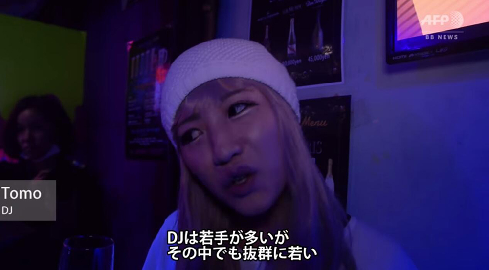 82歲奶奶蹦迪打碟 70歲開始學(xué)習(xí)打碟實(shí)現(xiàn)童年夢(mèng)想